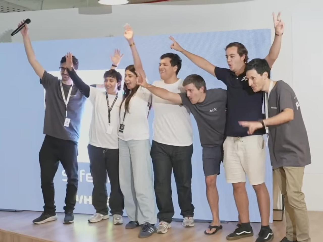 WhatsApp Image 2025-11-25 at 15.51.48