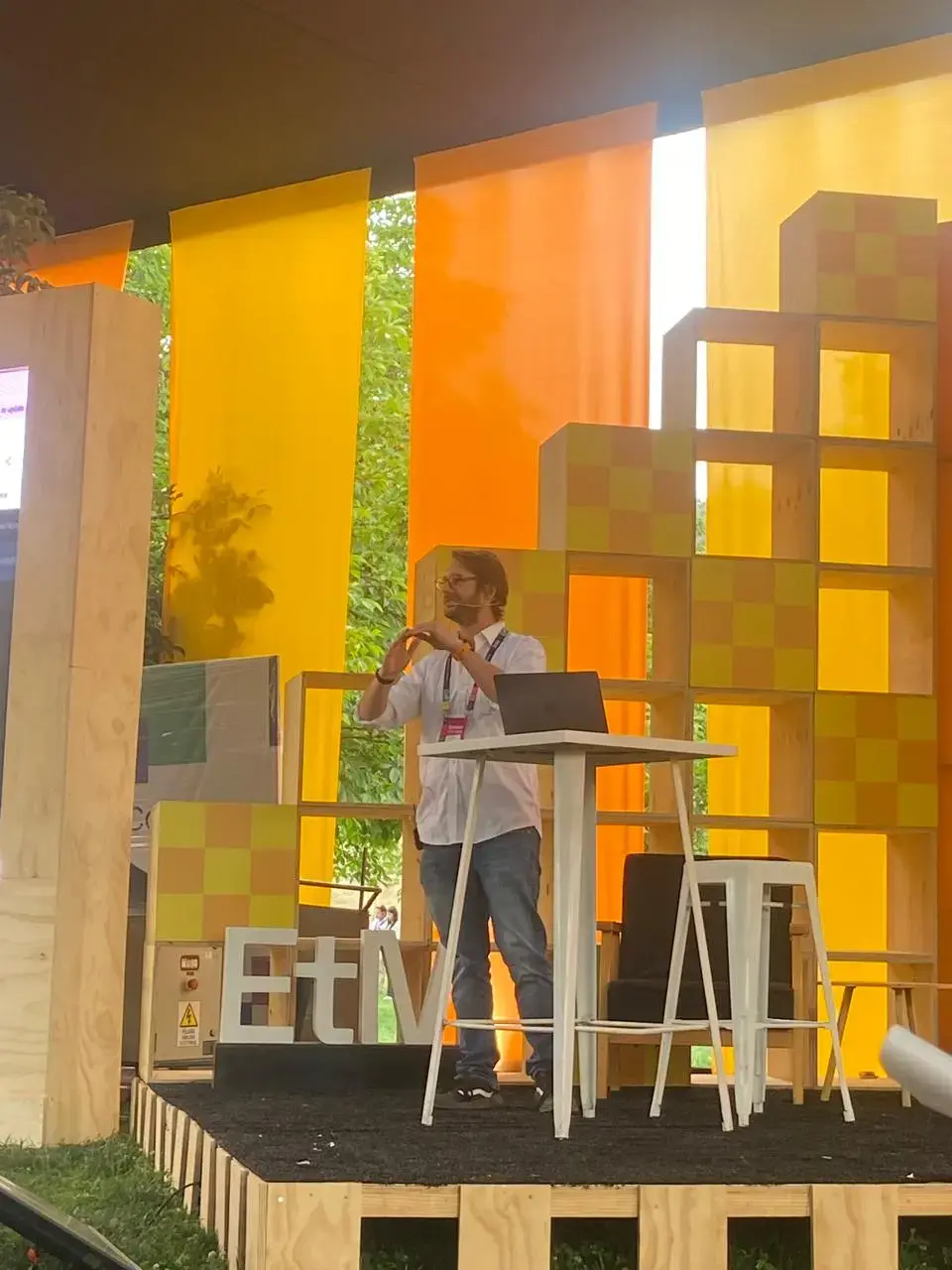 Por qué aprender IA hoy es tan clave como saber matemáticas